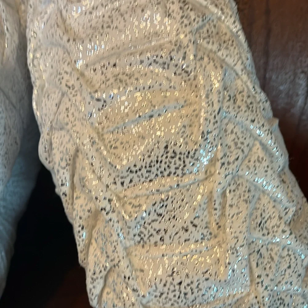 17” Pleated Round Throw Pillows Set of 2 - Picture 8 of 8